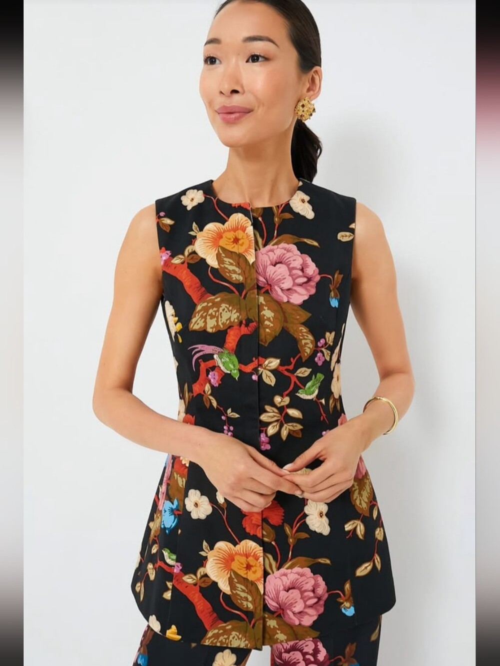 Tuckernuck Sleeveless Black Floral Zip-Front Tunic Short Sleeve Top_6
